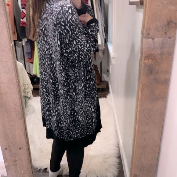 Lane Bryant leopard print knit sweater size 26/28 - Picture 4 of 8